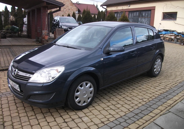 Opel Astra cena 14200 przebieg: 190000, rok produkcji 2007 z Jasło małe 29